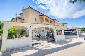 Гостиница Apartments Villa Amfora  Ровинь